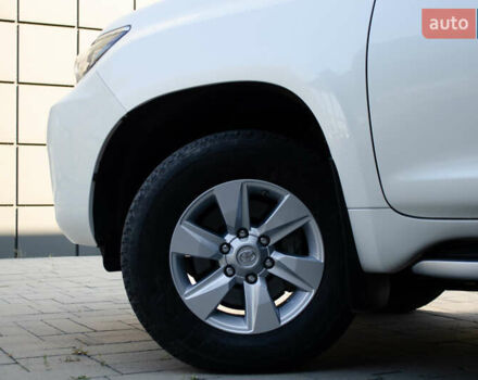 Белый Тойота Ленд Крузер Прадо, объемом двигателя 3.96 л и пробегом 42 тыс. км за 46500 $, фото 69 на Automoto.ua