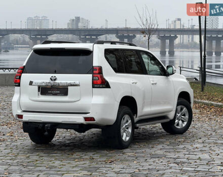 Белый Тойота Ленд Крузер Прадо, объемом двигателя 3.96 л и пробегом 50 тыс. км за 41999 $, фото 165 на Automoto.ua