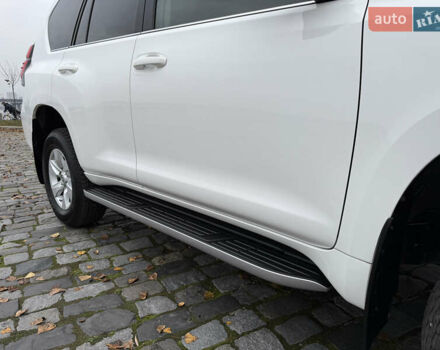 Белый Тойота Ленд Крузер Прадо, объемом двигателя 3.96 л и пробегом 50 тыс. км за 41999 $, фото 34 на Automoto.ua