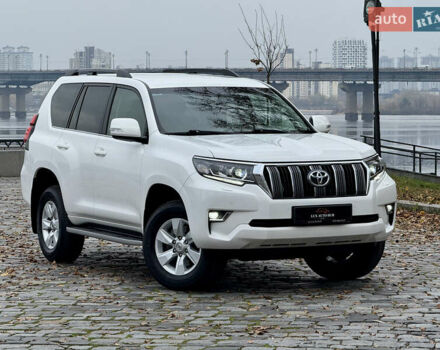 Белый Тойота Ленд Крузер Прадо, объемом двигателя 3.96 л и пробегом 50 тыс. км за 41999 $, фото 176 на Automoto.ua