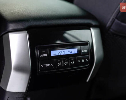 Белый Тойота Ленд Крузер Прадо, объемом двигателя 4 л и пробегом 28 тыс. км за 39990 $, фото 32 на Automoto.ua