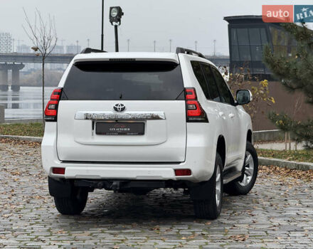 Белый Тойота Ленд Крузер Прадо, объемом двигателя 3.96 л и пробегом 50 тыс. км за 41999 $, фото 166 на Automoto.ua