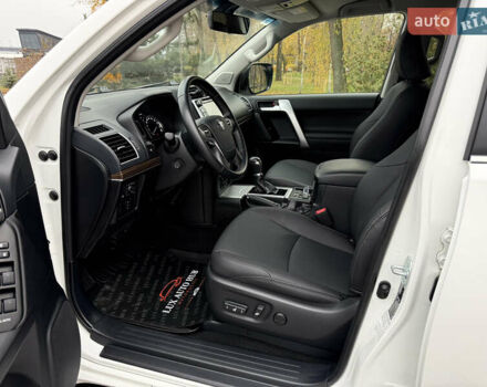 Белый Тойота Ленд Крузер Прадо, объемом двигателя 3.96 л и пробегом 50 тыс. км за 41999 $, фото 88 на Automoto.ua