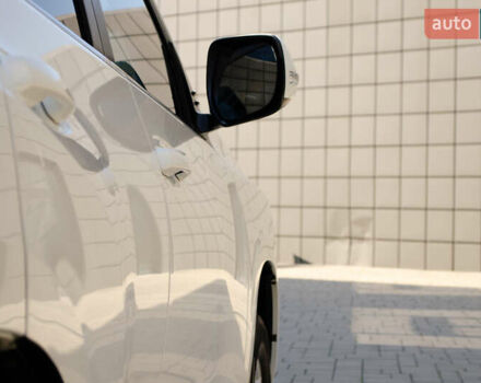 Белый Тойота Ленд Крузер Прадо, объемом двигателя 3.96 л и пробегом 42 тыс. км за 46500 $, фото 65 на Automoto.ua