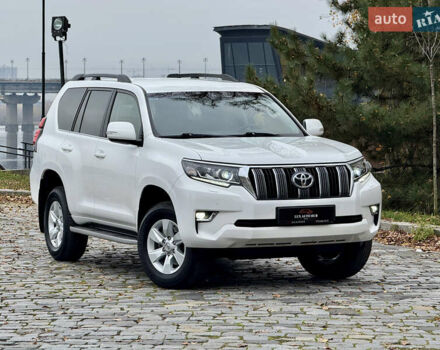 Белый Тойота Ленд Крузер Прадо, объемом двигателя 3.96 л и пробегом 50 тыс. км за 41999 $, фото 184 на Automoto.ua