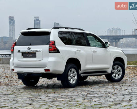 Белый Тойота Ленд Крузер Прадо, объемом двигателя 3.96 л и пробегом 50 тыс. км за 41999 $, фото 173 на Automoto.ua