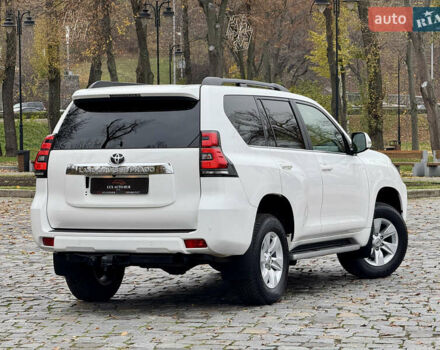 Белый Тойота Ленд Крузер Прадо, объемом двигателя 3.96 л и пробегом 50 тыс. км за 41999 $, фото 157 на Automoto.ua