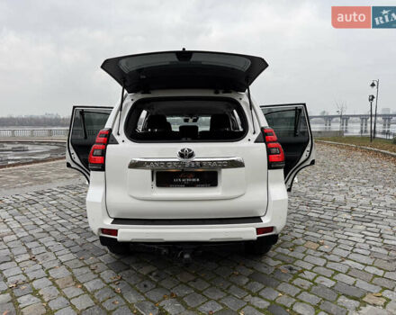 Белый Тойота Ленд Крузер Прадо, объемом двигателя 3.96 л и пробегом 50 тыс. км за 41999 $, фото 112 на Automoto.ua