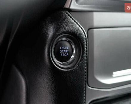 Белый Тойота Ленд Крузер Прадо, объемом двигателя 4 л и пробегом 28 тыс. км за 39990 $, фото 25 на Automoto.ua