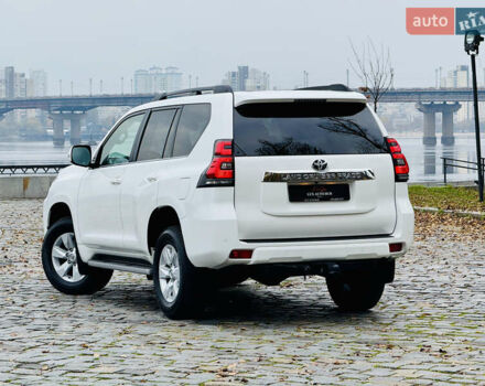 Белый Тойота Ленд Крузер Прадо, объемом двигателя 3.96 л и пробегом 50 тыс. км за 41999 $, фото 29 на Automoto.ua