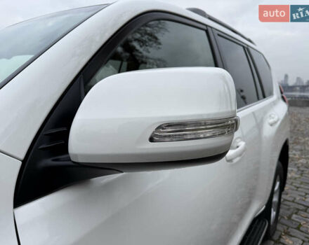 Белый Тойота Ленд Крузер Прадо, объемом двигателя 3.96 л и пробегом 50 тыс. км за 41999 $, фото 66 на Automoto.ua