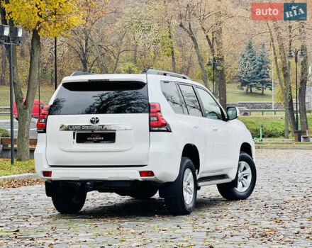 Белый Тойота Ленд Крузер Прадо, объемом двигателя 3.96 л и пробегом 50 тыс. км за 41999 $, фото 191 на Automoto.ua