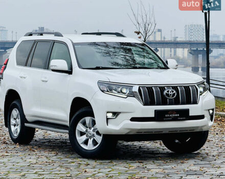 Белый Тойота Ленд Крузер Прадо, объемом двигателя 3.96 л и пробегом 50 тыс. км за 41999 $, фото 175 на Automoto.ua