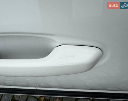 Белый Тойота Ленд Крузер Прадо, объемом двигателя 3.96 л и пробегом 50 тыс. км за 41999 $, фото 35 на Automoto.ua