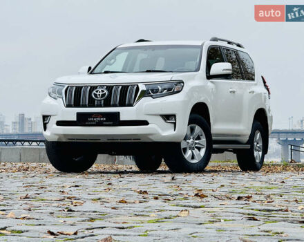 Белый Тойота Ленд Крузер Прадо, объемом двигателя 3.96 л и пробегом 50 тыс. км за 41999 $, фото 199 на Automoto.ua