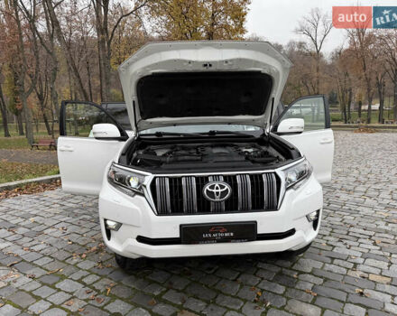 Белый Тойота Ленд Крузер Прадо, объемом двигателя 3.96 л и пробегом 50 тыс. км за 41999 $, фото 124 на Automoto.ua