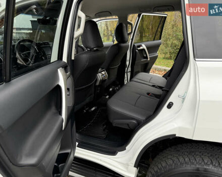 Белый Тойота Ленд Крузер Прадо, объемом двигателя 3.96 л и пробегом 50 тыс. км за 41999 $, фото 15 на Automoto.ua