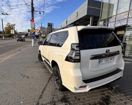 Белый Тойота Ленд Крузер Прадо, объемом двигателя 2.76 л и пробегом 130 тыс. км за 49599 $, фото 7 на Automoto.ua