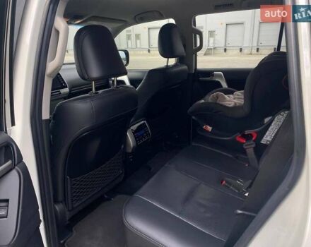 Тойота Ленд Крузер Прадо 2020 в Киеве на Automoto.ua Белый Тойота Ленд Крузер Прадо, объемом двигателя 3.96 л и пробегом 130 тыс. км за 44490 $, фото 17 на Automoto.ua