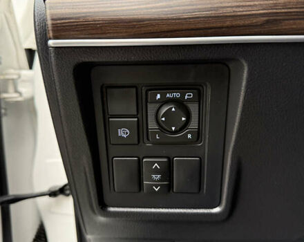 Белый Тойота Ленд Крузер Прадо, объемом двигателя 3.96 л и пробегом 50 тыс. км за 41999 $, фото 25 на Automoto.ua