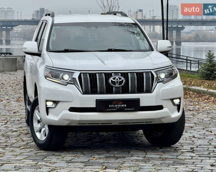 Белый Тойота Ленд Крузер Прадо, объемом двигателя 3.96 л и пробегом 50 тыс. км за 41999 $, фото 177 на Automoto.ua