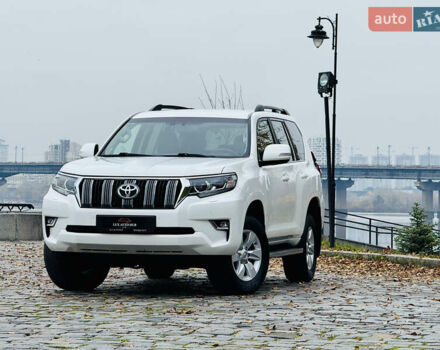 Белый Тойота Ленд Крузер Прадо, объемом двигателя 3.96 л и пробегом 50 тыс. км за 41999 $, фото 196 на Automoto.ua