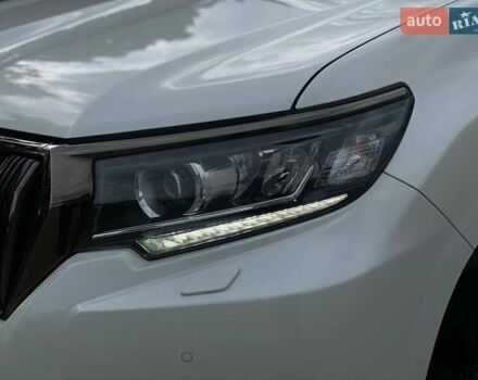Тойота Ленд Крузер Прадо 2020 в Киеве на Automoto.ua Белый Тойота Ленд Крузер Прадо, объемом двигателя 3.96 л и пробегом 130 тыс. км за 44490 $, фото 2 на Automoto.ua