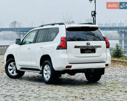 Белый Тойота Ленд Крузер Прадо, объемом двигателя 3.96 л и пробегом 50 тыс. км за 41999 $, фото 28 на Automoto.ua