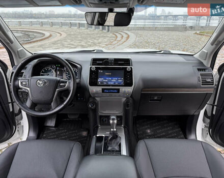 Белый Тойота Ленд Крузер Прадо, объемом двигателя 3.96 л и пробегом 50 тыс. км за 41999 $, фото 10 на Automoto.ua