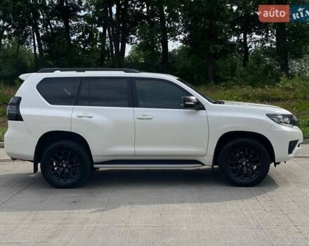 Тойота Ленд Крузер Прадо 2020 в Киеве на Automoto.ua Белый Тойота Ленд Крузер Прадо, объемом двигателя 3.96 л и пробегом 130 тыс. км за 44490 $, фото 11 на Automoto.ua