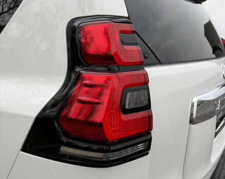 Белый Тойота Ленд Крузер Прадо, объемом двигателя 3.96 л и пробегом 50 тыс. км за 41999 $, фото 54 на Automoto.ua