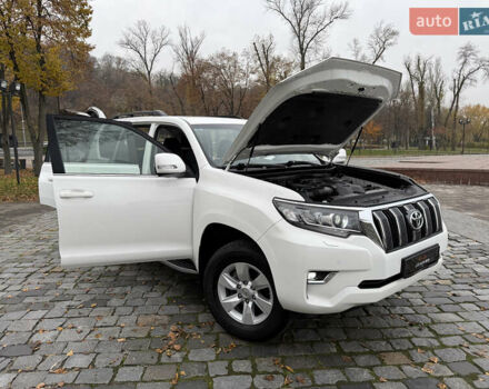 Белый Тойота Ленд Крузер Прадо, объемом двигателя 3.96 л и пробегом 50 тыс. км за 41999 $, фото 123 на Automoto.ua