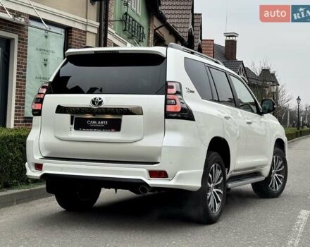Белый Тойота Ленд Крузер Прадо, объемом двигателя 3.96 л и пробегом 43 тыс. км за 56500 $, фото 8 на Automoto.ua