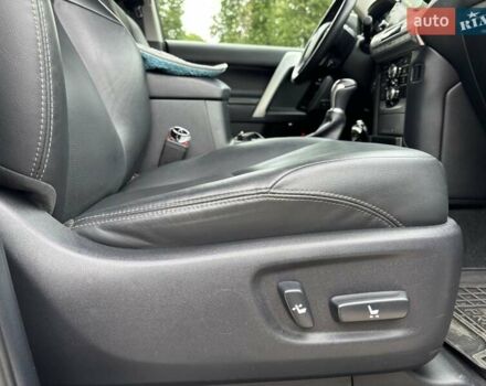 Тойота Ленд Крузер Прадо 2021 в Сумах на Automoto.ua Белый Тойота Ленд Крузер Прадо, объемом двигателя 3.96 л и пробегом 45 тыс. км за 53499 $, фото 47 на Automoto.ua