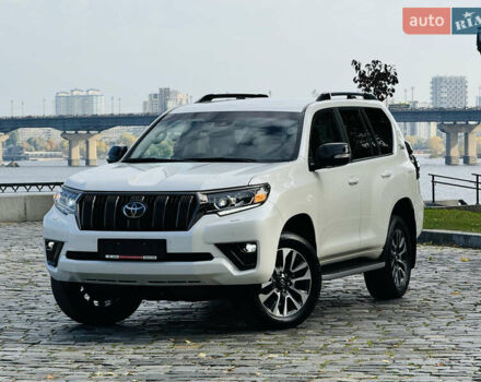 Белый Тойота Ленд Крузер Прадо, объемом двигателя 4 л и пробегом 22 тыс. км за 54999 $, фото 183 на Automoto.ua