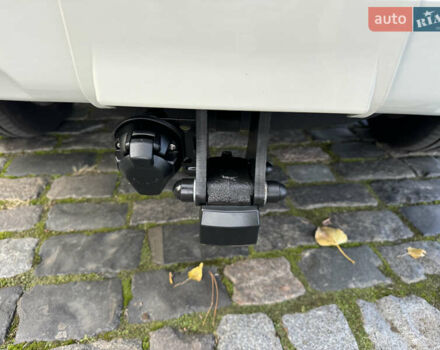 Белый Тойота Ленд Крузер Прадо, объемом двигателя 4 л и пробегом 22 тыс. км за 54999 $, фото 35 на Automoto.ua