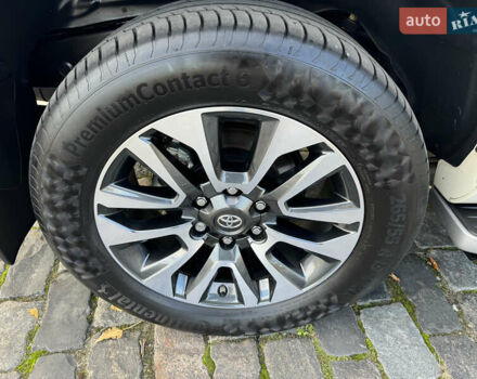 Белый Тойота Ленд Крузер Прадо, объемом двигателя 4 л и пробегом 22 тыс. км за 54999 $, фото 153 на Automoto.ua