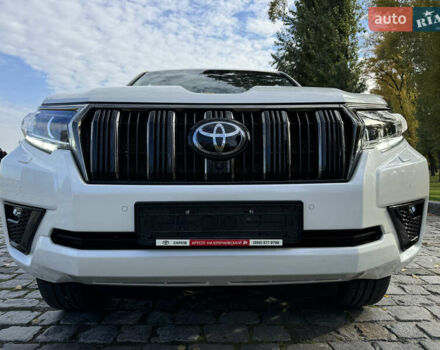 Белый Тойота Ленд Крузер Прадо, объемом двигателя 4 л и пробегом 22 тыс. км за 54999 $, фото 148 на Automoto.ua