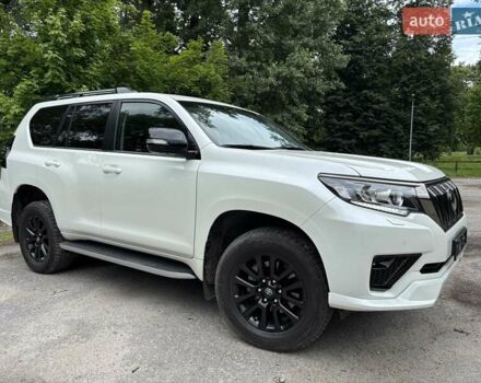 Тойота Ленд Крузер Прадо 2021 в Сумах на Automoto.ua Белый Тойота Ленд Крузер Прадо, объемом двигателя 3.96 л и пробегом 45 тыс. км за 53499 $, фото 10 на Automoto.ua