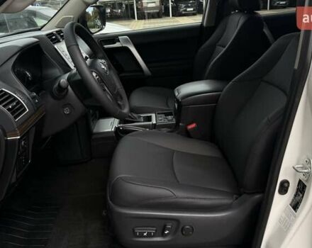 Белый Тойота Ленд Крузер Прадо, объемом двигателя 3.96 л и пробегом 78 тыс. км за 43500 $, фото 6 на Automoto.ua