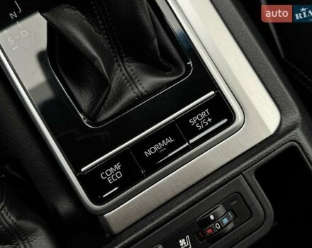 Белый Тойота Ленд Крузер Прадо, объемом двигателя 3.96 л и пробегом 43 тыс. км за 56500 $, фото 46 на Automoto.ua