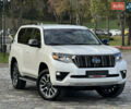 Белый Тойота Ленд Крузер Прадо, объемом двигателя 4 л и пробегом 22 тыс. км за 54999 $, фото 7 на Automoto.ua