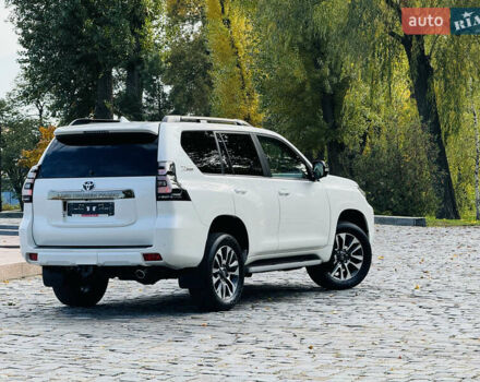 Белый Тойота Ленд Крузер Прадо, объемом двигателя 4 л и пробегом 22 тыс. км за 54999 $, фото 189 на Automoto.ua