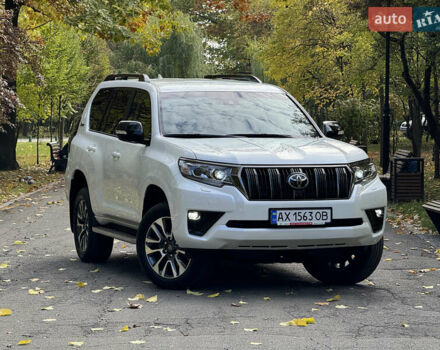 Белый Тойота Ленд Крузер Прадо, объемом двигателя 4 л и пробегом 22 тыс. км за 54999 $, фото 117 на Automoto.ua