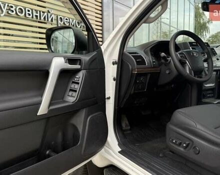 Белый Тойота Ленд Крузер Прадо, объемом двигателя 3.96 л и пробегом 78 тыс. км за 43500 $, фото 5 на Automoto.ua