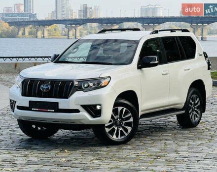 Белый Тойота Ленд Крузер Прадо, объемом двигателя 4 л и пробегом 22 тыс. км за 54999 $, фото 12 на Automoto.ua