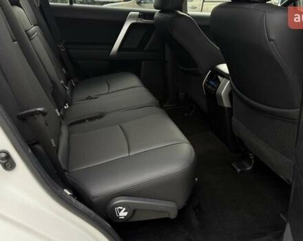 Белый Тойота Ленд Крузер Прадо, объемом двигателя 3.96 л и пробегом 78 тыс. км за 43500 $, фото 15 на Automoto.ua