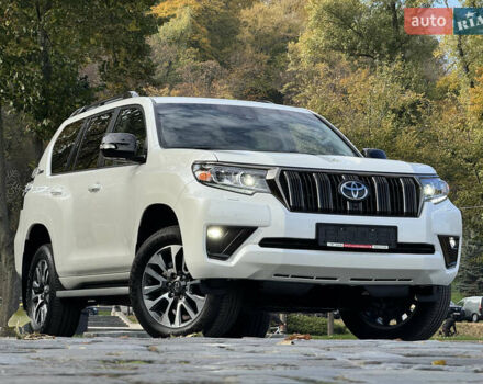 Белый Тойота Ленд Крузер Прадо, объемом двигателя 4 л и пробегом 22 тыс. км за 54999 $, фото 5 на Automoto.ua