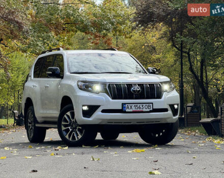 Белый Тойота Ленд Крузер Прадо, объемом двигателя 4 л и пробегом 22 тыс. км за 54999 $, фото 119 на Automoto.ua