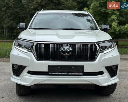Тойота Ленд Крузер Прадо 2021 в Сумах на Automoto.ua Белый Тойота Ленд Крузер Прадо, объемом двигателя 3.96 л и пробегом 45 тыс. км за 53499 $, фото 1 на Automoto.ua